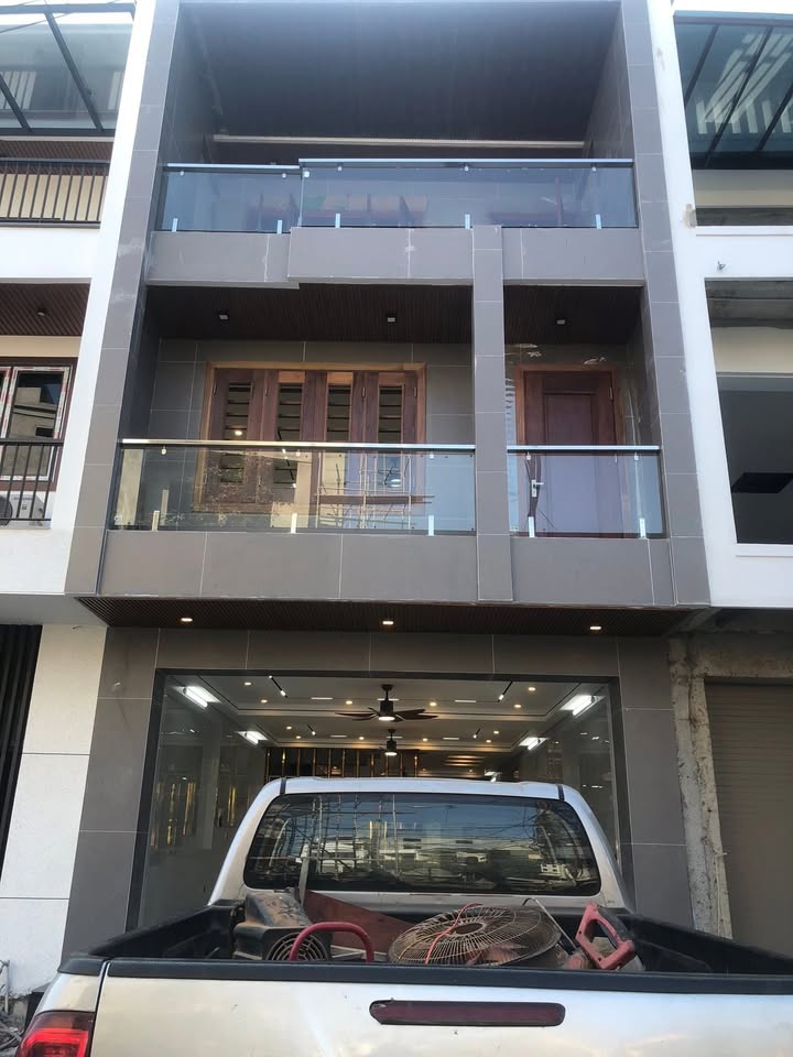 Nhà cho thuê 4 tầng đường Nguyễn Trường Tộ, Vinh 127m² - Full nội thất, giá tốt!