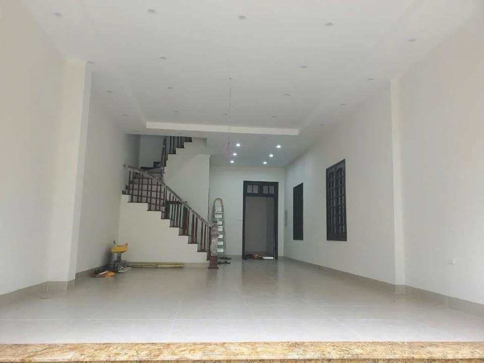 Nhà mặt phố Bồ Đề, Long Biên 87m² giá 19.5 tỷ - Kinh doanh sầm uất!