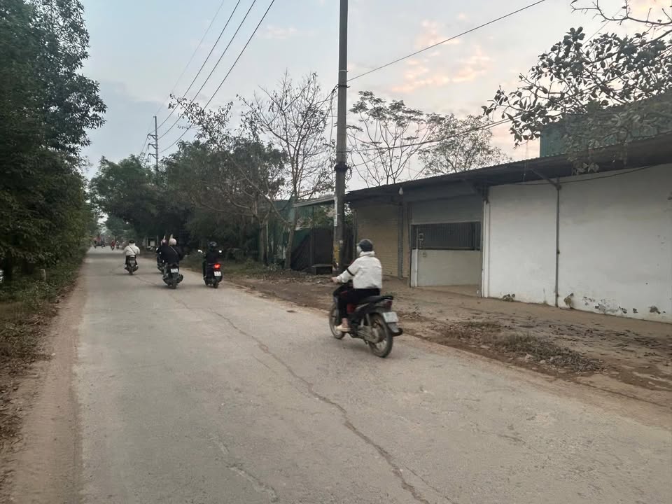 Đất vườn 100m² Trường Yên, Chương Mỹ - Giá chỉ 1 tỷ, sẵn nhà mới hoàn thiện!