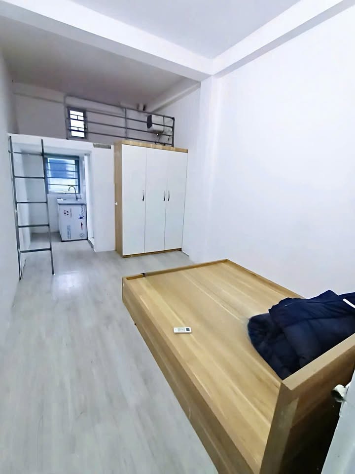 Phòng trọ Cầu Giấy 20m² giá 3.2 triệu - Vào ở ngay với tiện nghi đầy đủ!
