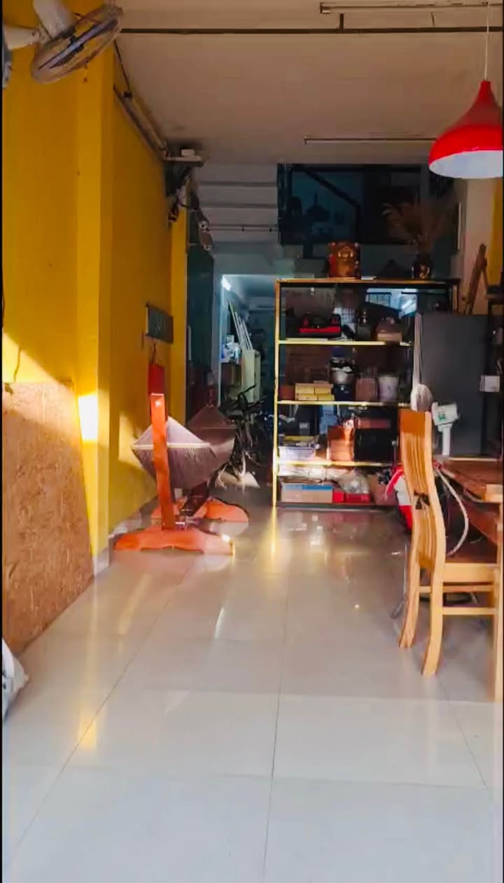 Nhà phố mặt tiền đường Nguyễn Thái Học Tây Ninh 42m² giá 2.5 tỷ - Thương lượng lộc!