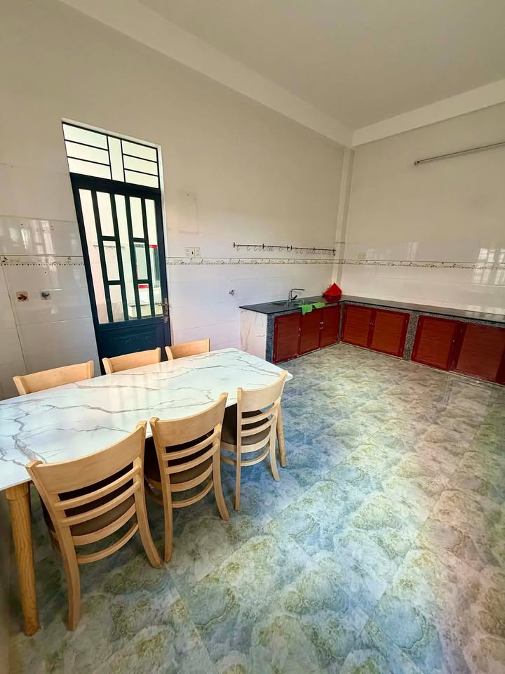 Nhà nguyên căn Vĩnh Ngọc 121m² giá 7.5 triệu - Sẵn sàng cho thuê ngay!