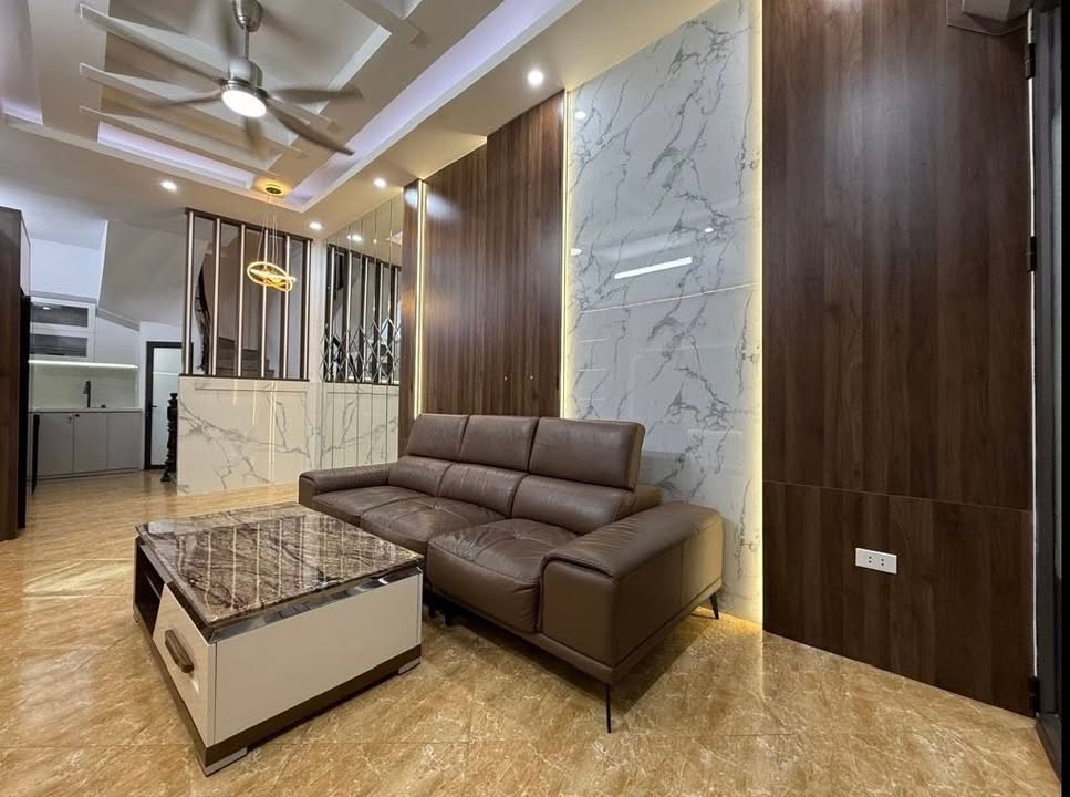 Nhà đẹp Lê Đức Thọ, 32m² giá 7 tỷ - Sổ đỏ chính chủ, gần bãi gửi ô tô!