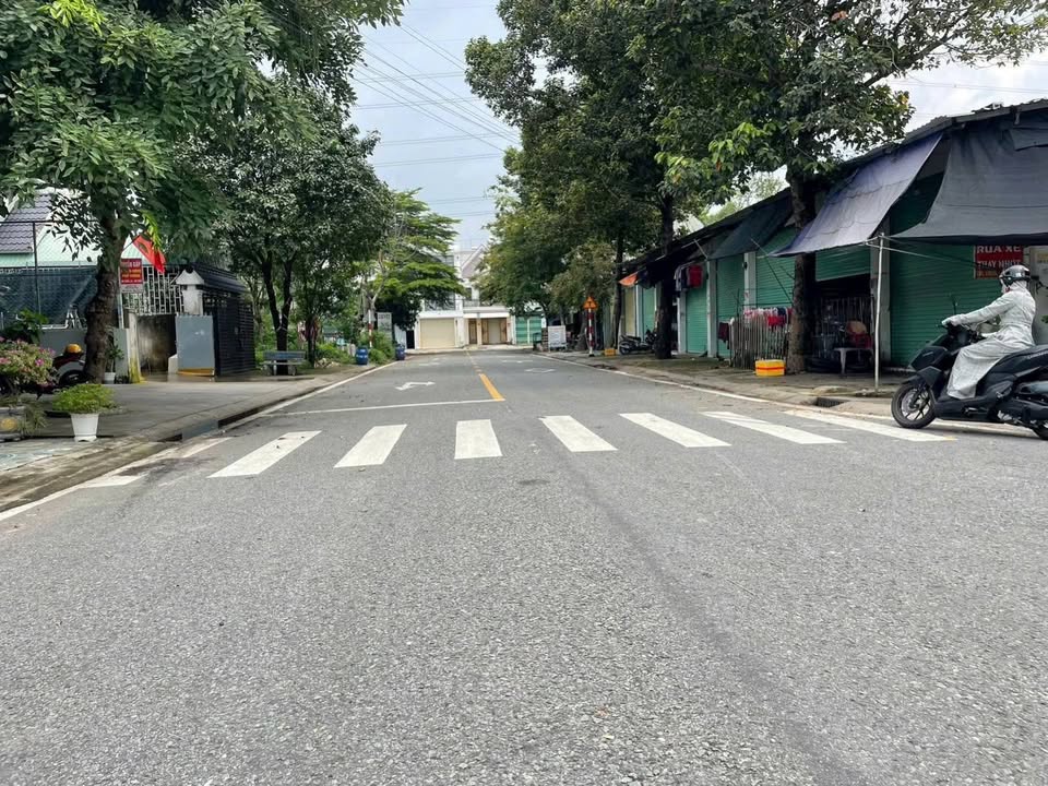 Đất lô góc 2 mặt tiền Phú Tân 300m² giá 7 tỷ - Đầu tư sinh lời ngay!