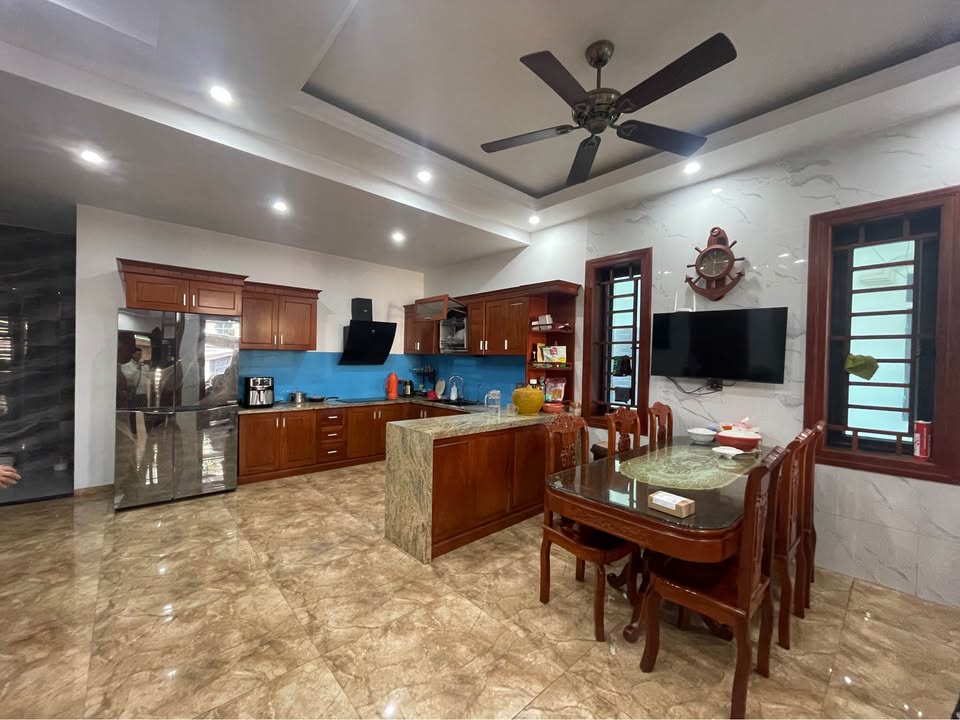 Biệt thự đẹp Trường Vinh 174m² giá 12 tỷ - Thiết kế hiện đại, chính chủ bán!