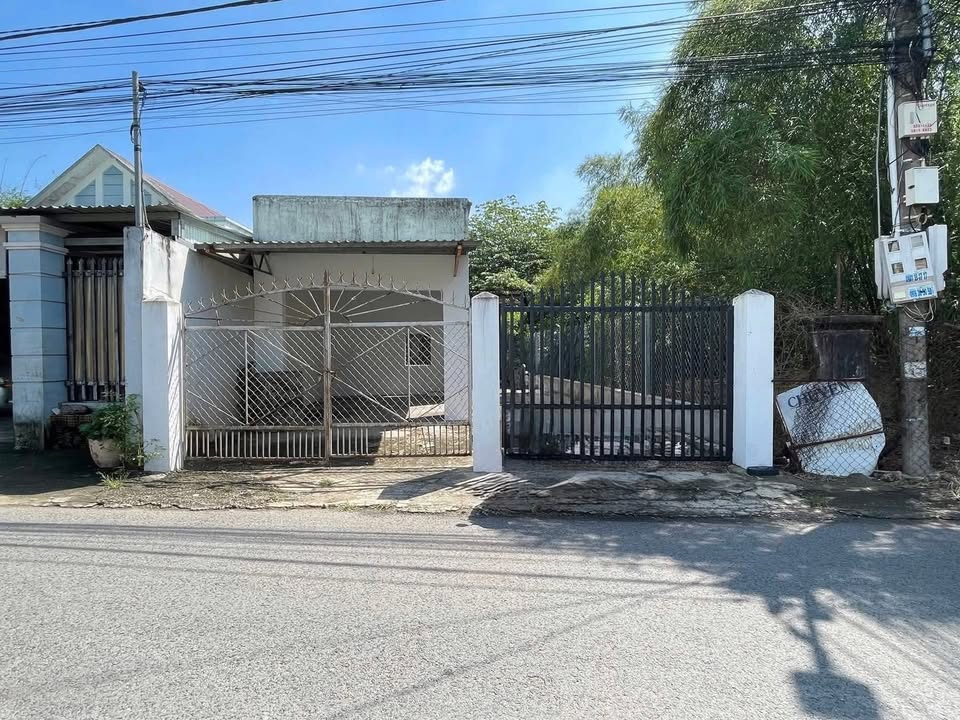 Nhà mặt tiền đường DX 095, Hiệp An, 266m² giá 4.2 tỷ - Kinh doanh tuyệt vời!