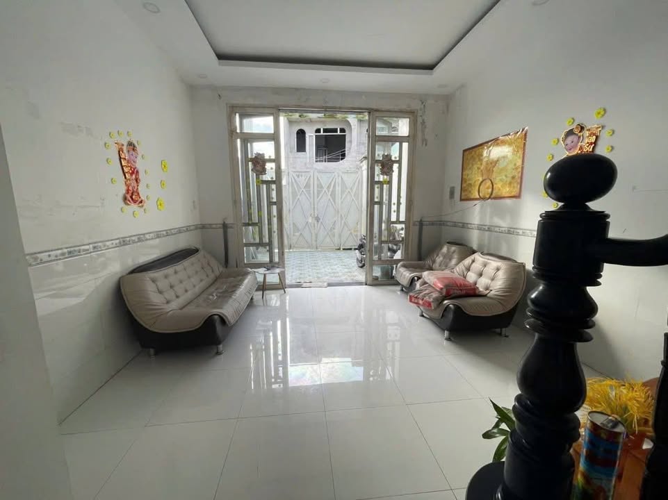 Nhà nguyên căn Long Thượng, Cần Giuộc 2PN/2WC giá 4.5 triệu - Ô tô đỗ trong sân!