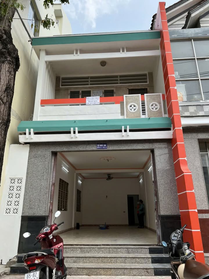 Nhà mặt tiền đường 3/2, Cần Thơ 81m² giá 14 triệu - Kinh doanh thuận lợi!