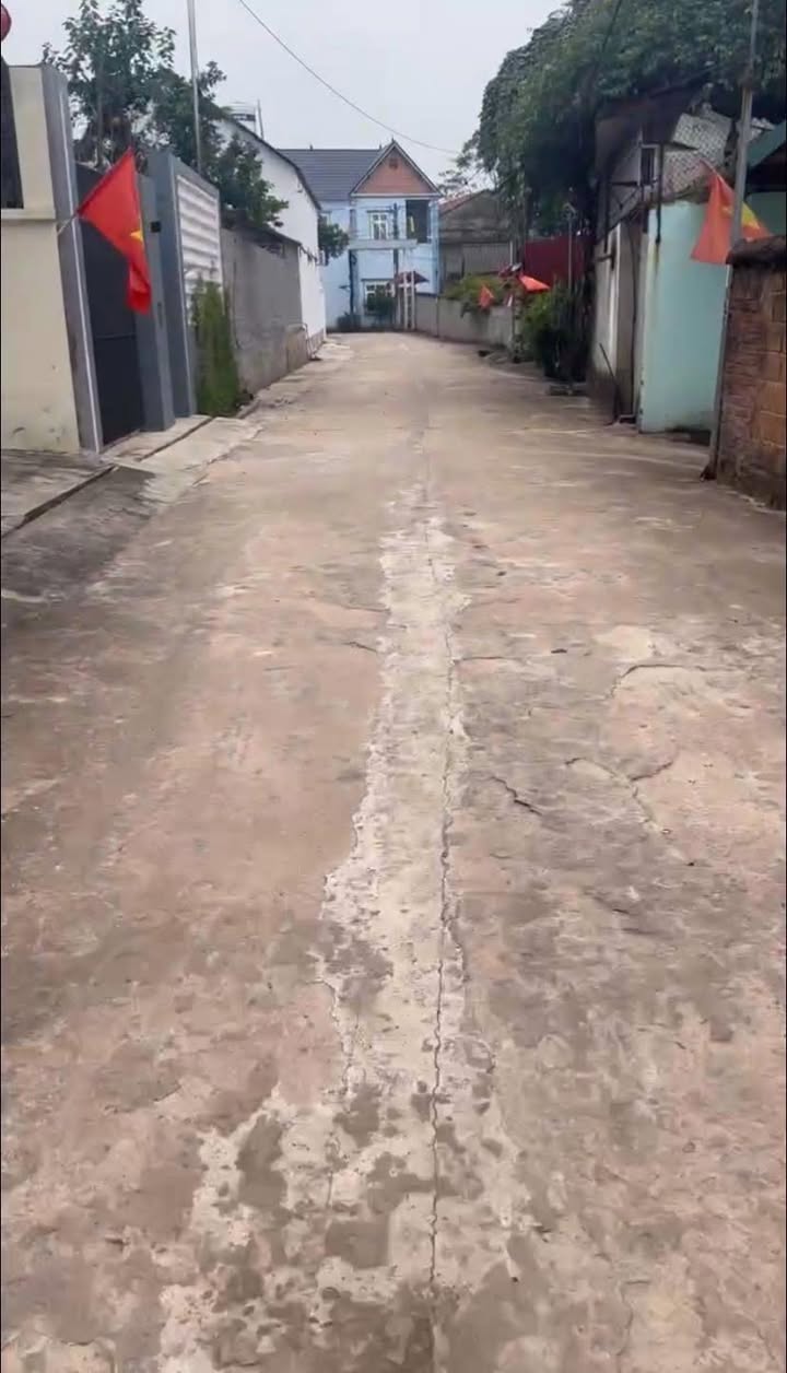 Nhà 2 tầng tại TT Vôi, Lạng Giang 200m² giá 1.8 tỷ - Sẵn sàng vào ở!