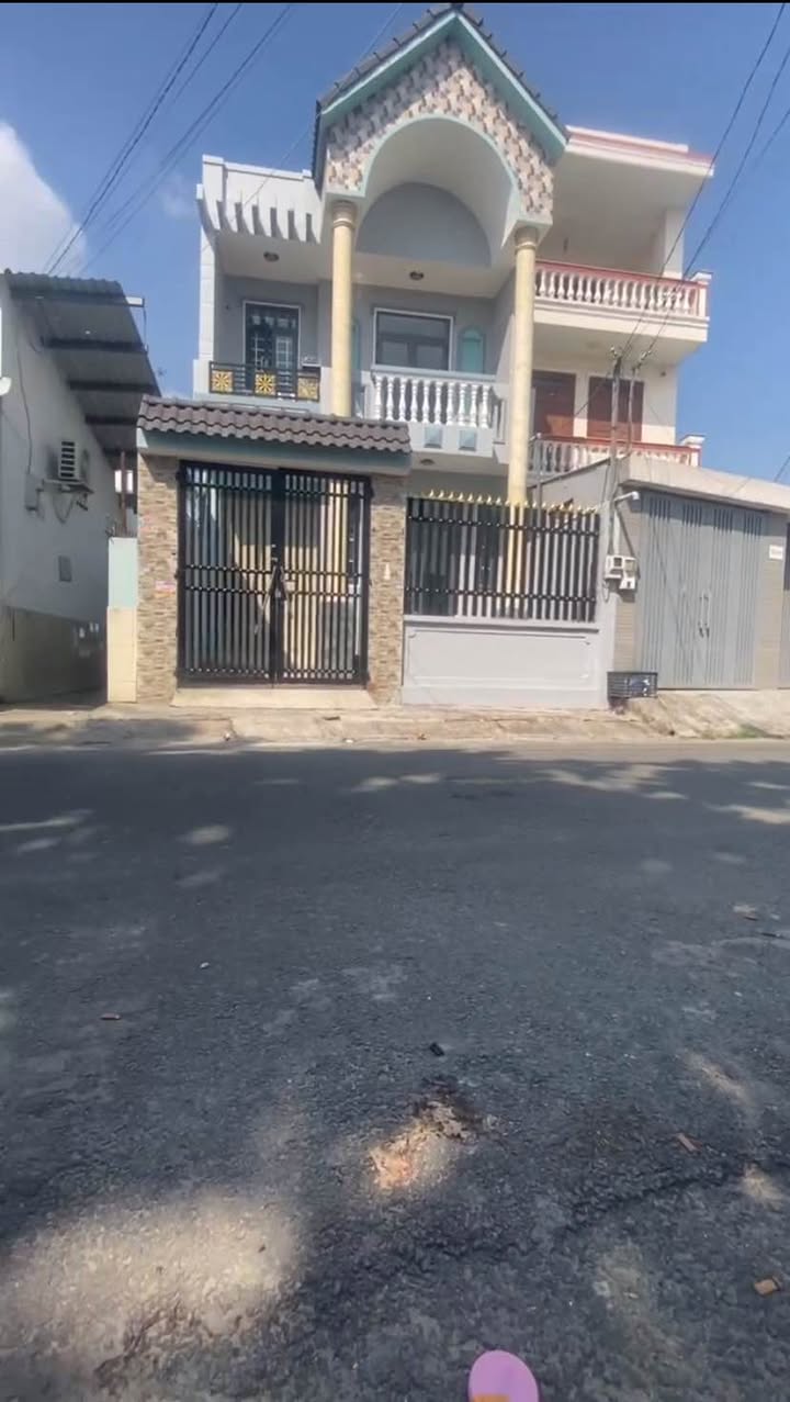 Nhà mặt tiền Thới Tam Thôn 10, Hóc Môn 88m² giá 5.49 tỷ - Sổ hồng chính chủ, dọn vào ở ngay!