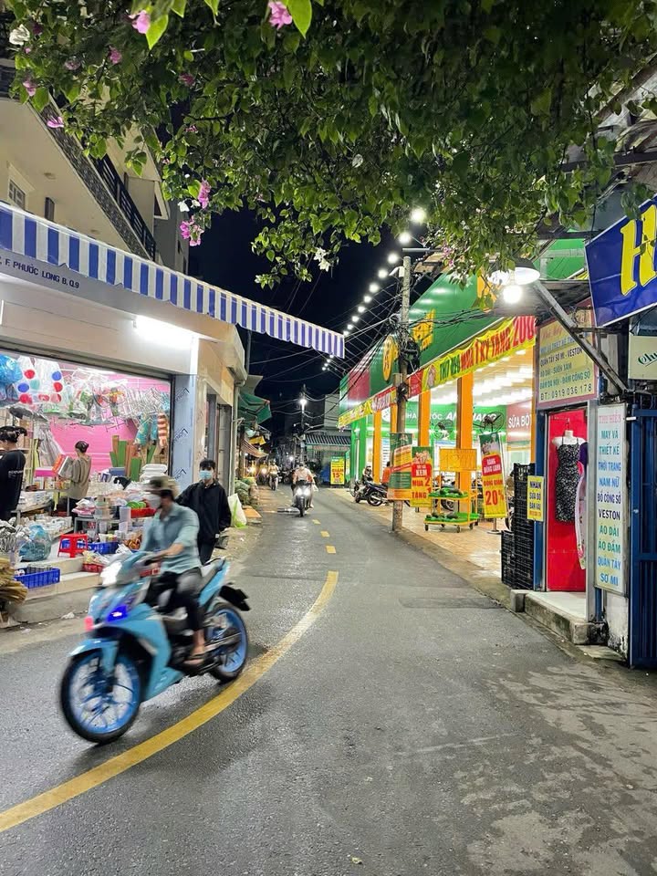 Nhà 2 mặt tiền tại chợ Hoa Cau, Phường Phước Long B, Quận Thủ Đức 50m² giá 5.2 tỷ - Đầu tư sinh lời!