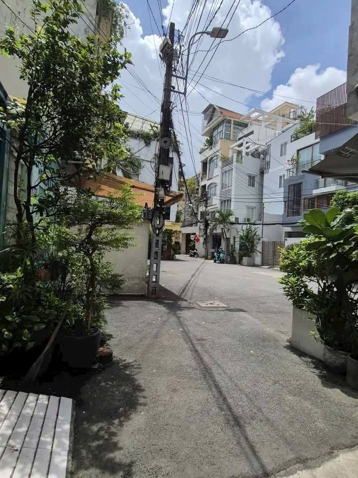 Nhà 18Bis Nguyễn Thị Minh Khai, Quận 1, 56m² giá 16.1 tỷ - Tiềm năng cho thuê cao!