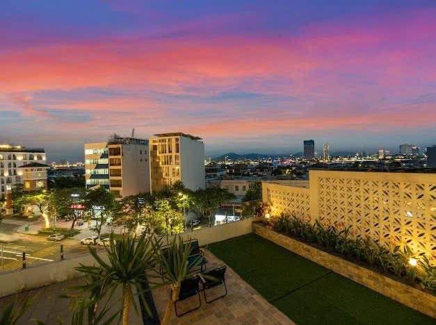 Căn hộ Monarchy 2 phòng ngủ Đà Nẵng giá 18 triệu - Thiết kế hiện đại, nội thất mới 100%!