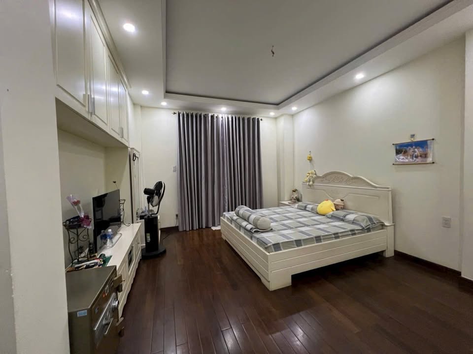 Bán gấp townhouse Hoja Villa Thủ Đức 112m² giá 14 tỷ - Nội thất hoàn thiện, vào ở ngay!