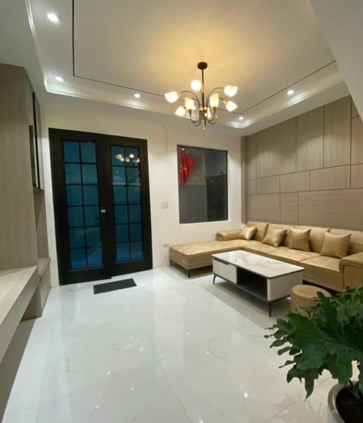 Nhà phố Hồ Tùng Mậu Cầu Giấy 45m² giá 9 tỷ - Thiết kế nội thất cơ bản sẵn sàng ở ngay!