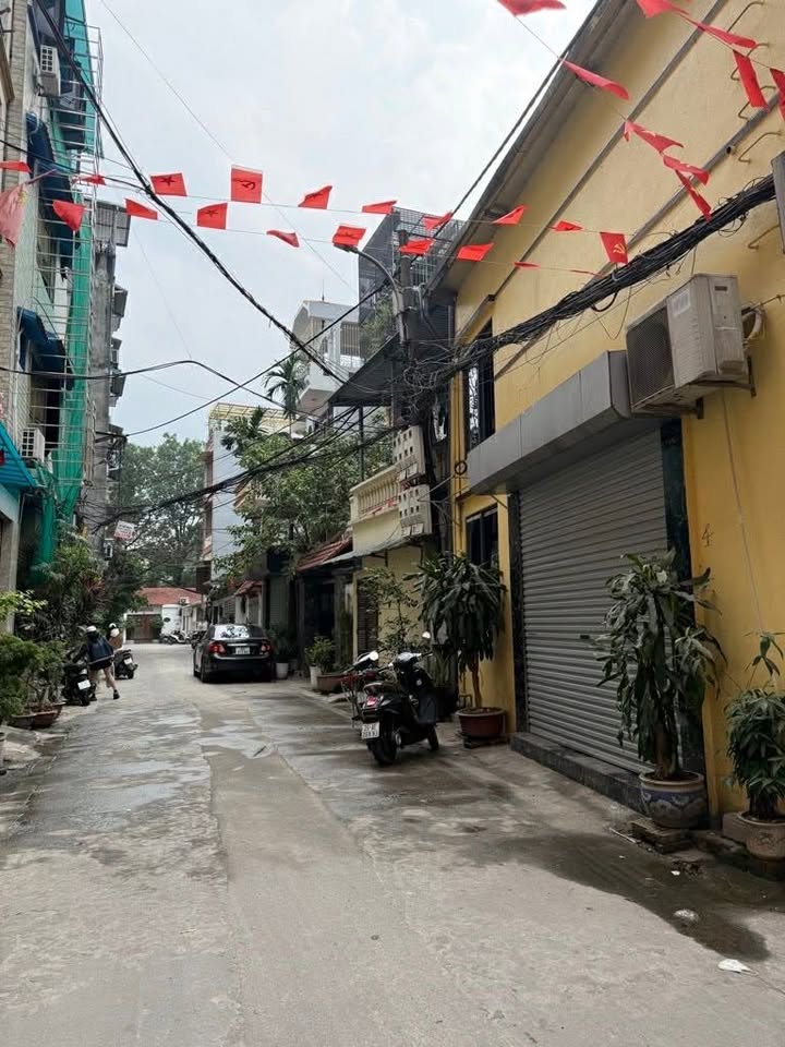 Nhà phố Bồ Đề 37m² giá thỏa thuận - Mặt tiền rộng, kinh doanh hiệu quả!