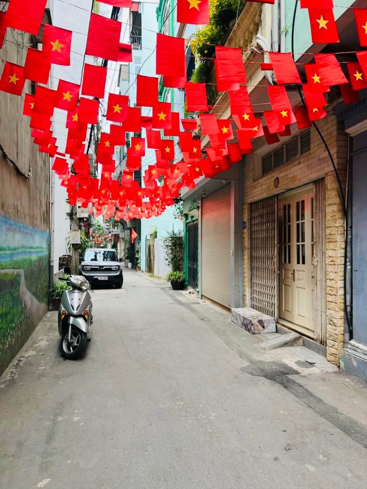 Nhà đẹp Lạc Long Quân 52m² - Thiết kế như khách sạn, giá tốt thương lượng!