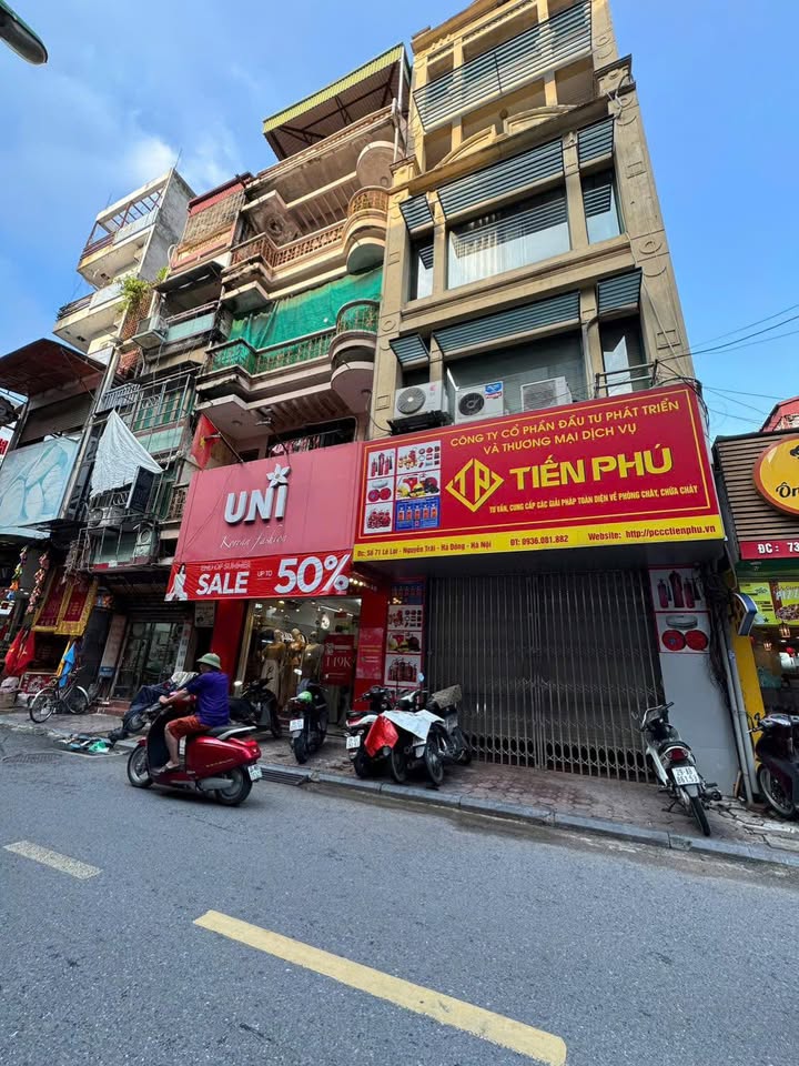 FrontHouse Lê Lợi quận Hà Đông 106m² giá 43.5 tỷ - Mặt tiền lý tưởng cho đầu tư!