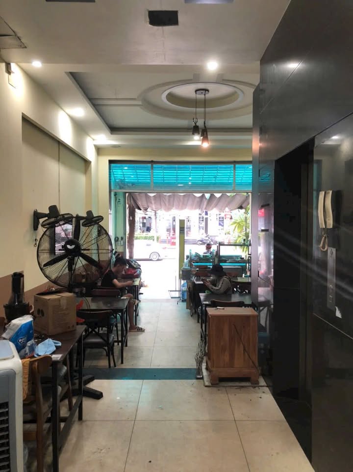 Mặt bằng cho thuê tại Gò Vấp 100m² giá 16 triệu - Vỉa hè rộng, vị trí đắc địa!