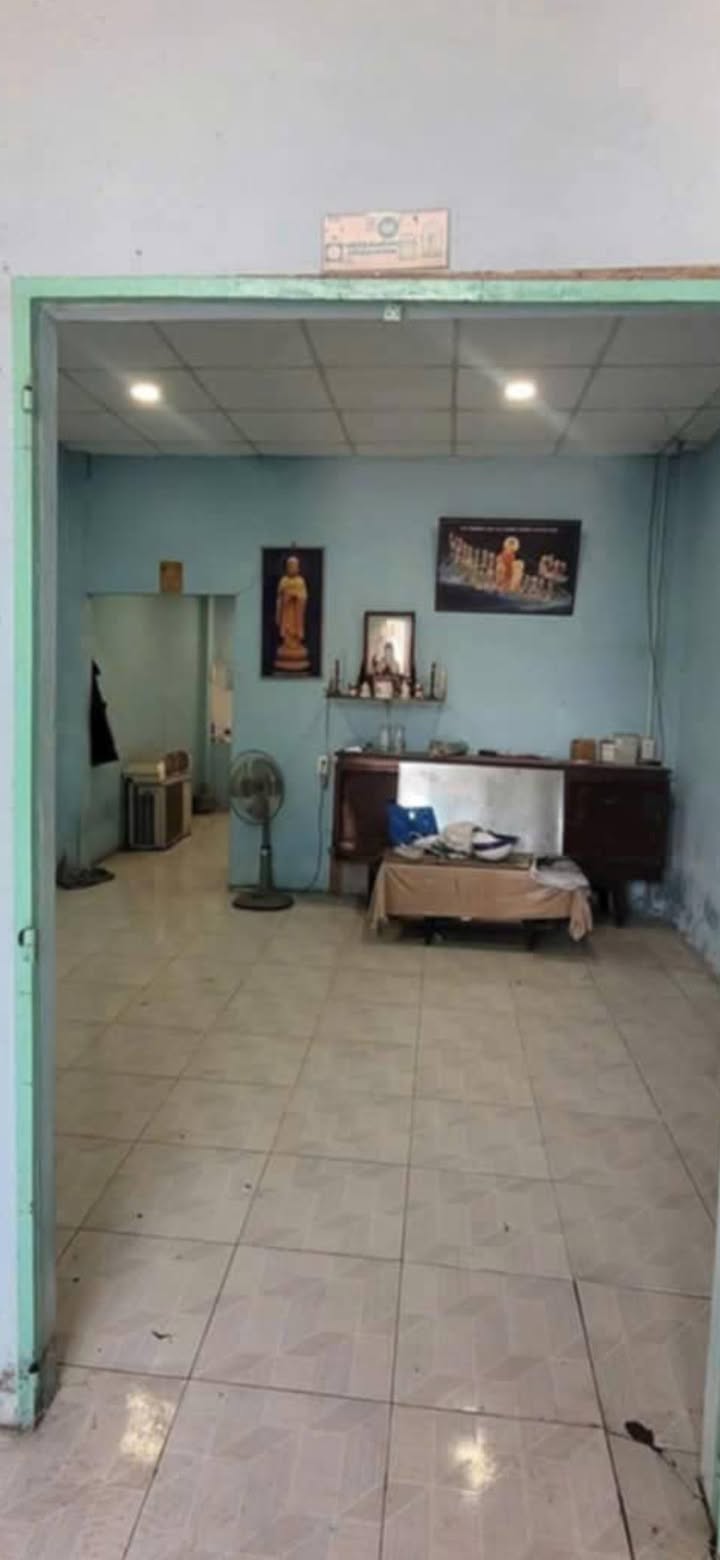 Nhà riêng Hóc Môn 64m² giá 2.8 tỷ - Tiện xây mới ngay!