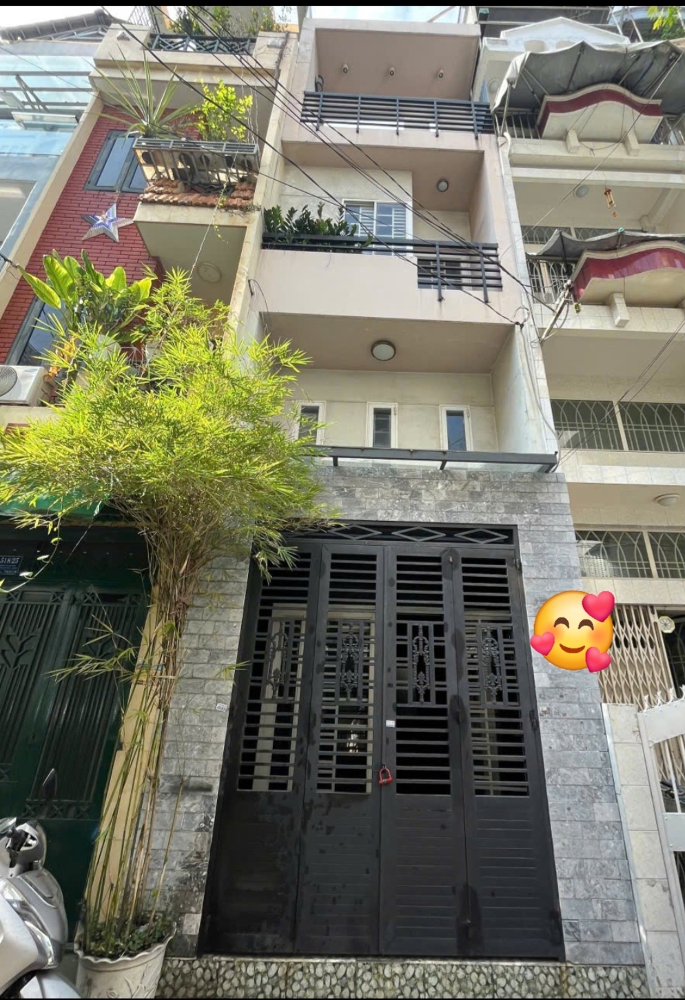 Bán nhà đường Trần Hưng Đạo, Q.1 - 26m² giá 9 tỷ - Vị trí đắc địa, xe hơi vào tận nơi!