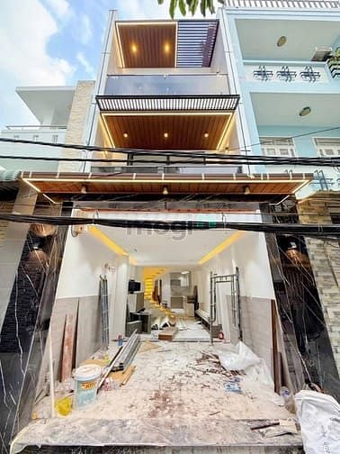 Nhà phố hiện đại 160 Nguyễn Văn Quỳ, 37m² giá 6.2 tỷ - Đầy đủ nội thất, sẵn sàng vào ở!