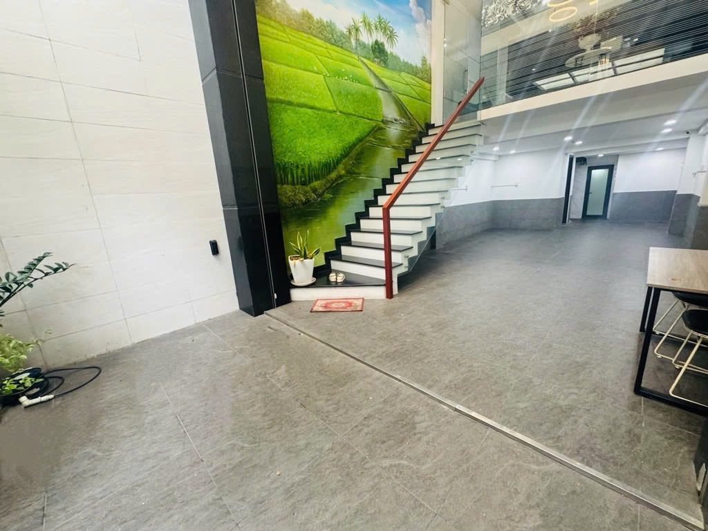 Toà nhà văn phòng Đồ Sơn, Tân Bình 74m² giá 18.25 tỷ - Vị trí đắc địa gần sân bay!