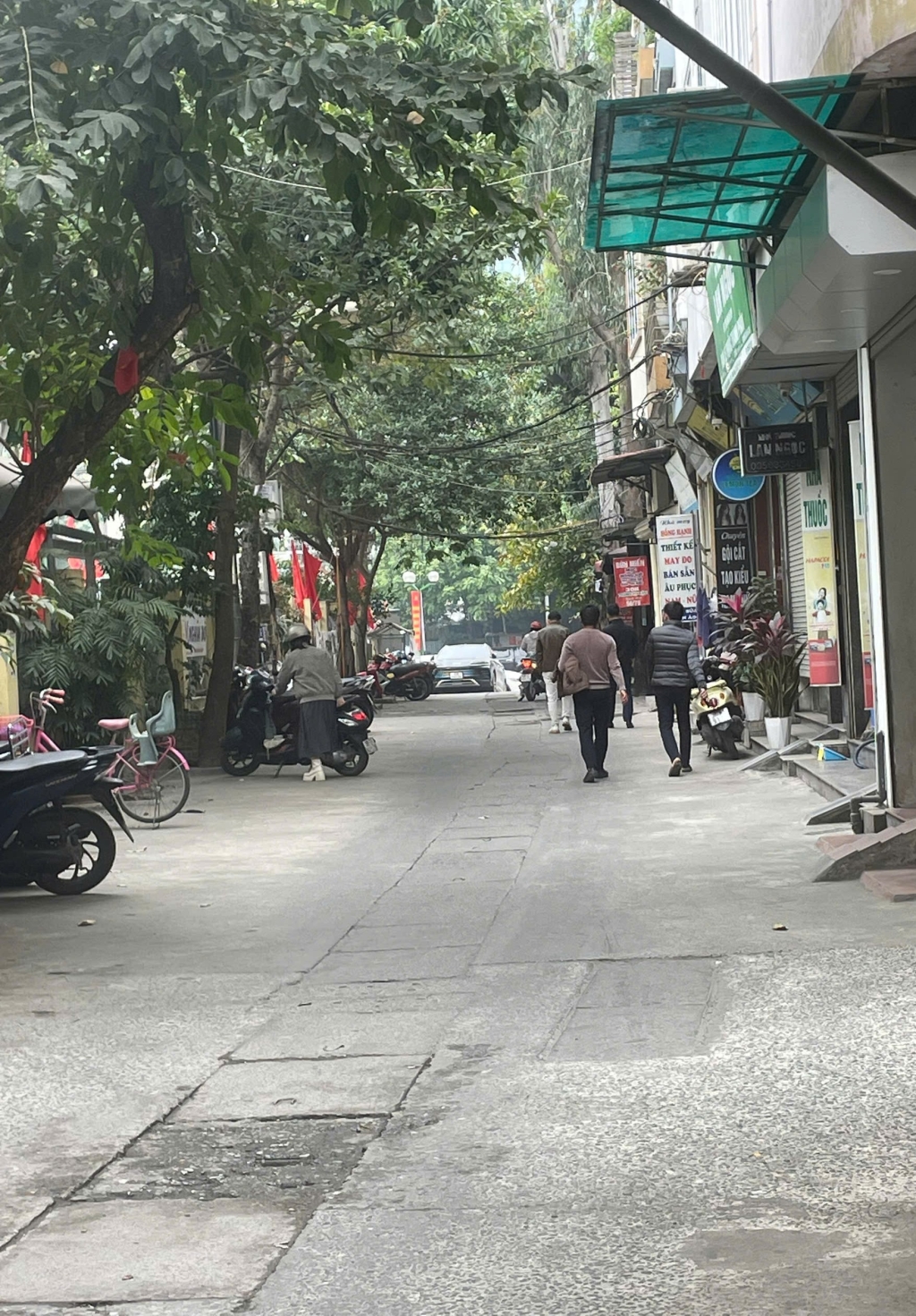 Nhà Cầu Giấy 46m² giá 10.99 tỷ - Thiết kế hiện đại, ô tô vào tận nơi!