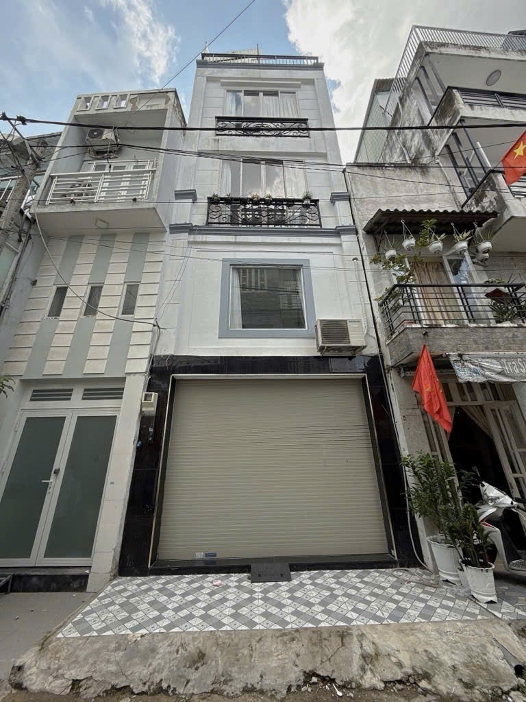 Nhà hẻm xe hơi thông Vũ Huy Tấn 24m² giá 6 tỷ - Full nội thất, sẵn sàng vào ở!