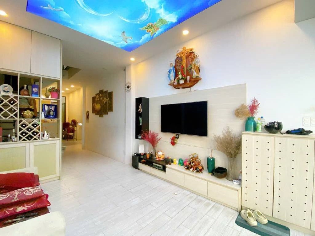 Nhà phố 5 tầng Quận 3, 50m² chỉ 8 tỷ - Thiết kế hiện đại, vào ở ngay!