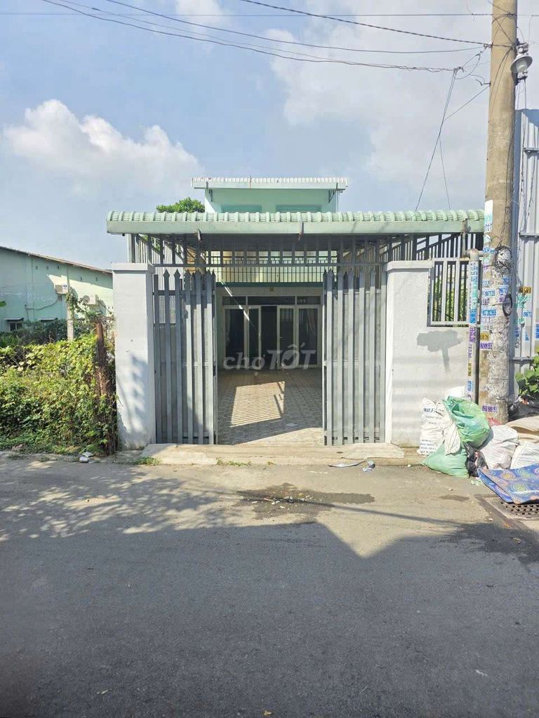 Nhà cấp 4 gác lửng 113m² gần chợ Dĩ An - Giá 4.95 tỷ VND thương lượng!