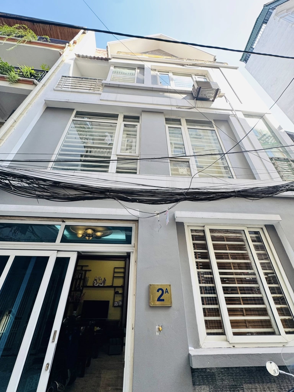 Nhà phân lô Đỗ Quang, Cầu Giấy 90m² giá 28 tỷ - Mặt tiền khủng, siêu kinh doanh!