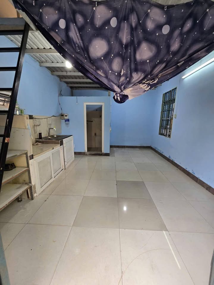 Nhà cho thuê tại phường Bình Hưng Hòa, quận Bình Tân, diện tích 22m², giá 3.2 triệu - Nhà trống, vào ở ngay!