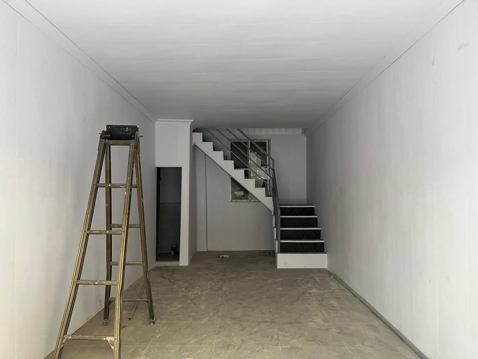 Mặt bằng kinh doanh cho thuê tại Lê Thanh Nghị, Hà Nội 30m² giá 12 triệu - Thiết kế 2 tầng tiện lợi!