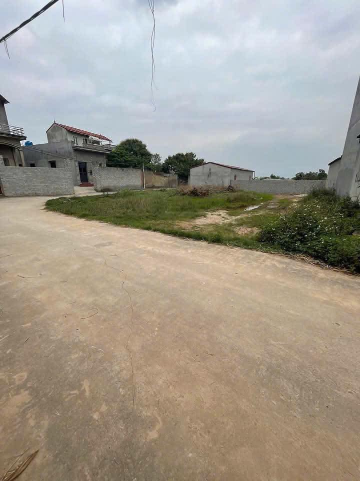 Đất nền chính chủ Đức Giang Yên Dũng 154m² giá chỉ 1.2 tỷ - Đường ô tô thông thoáng!