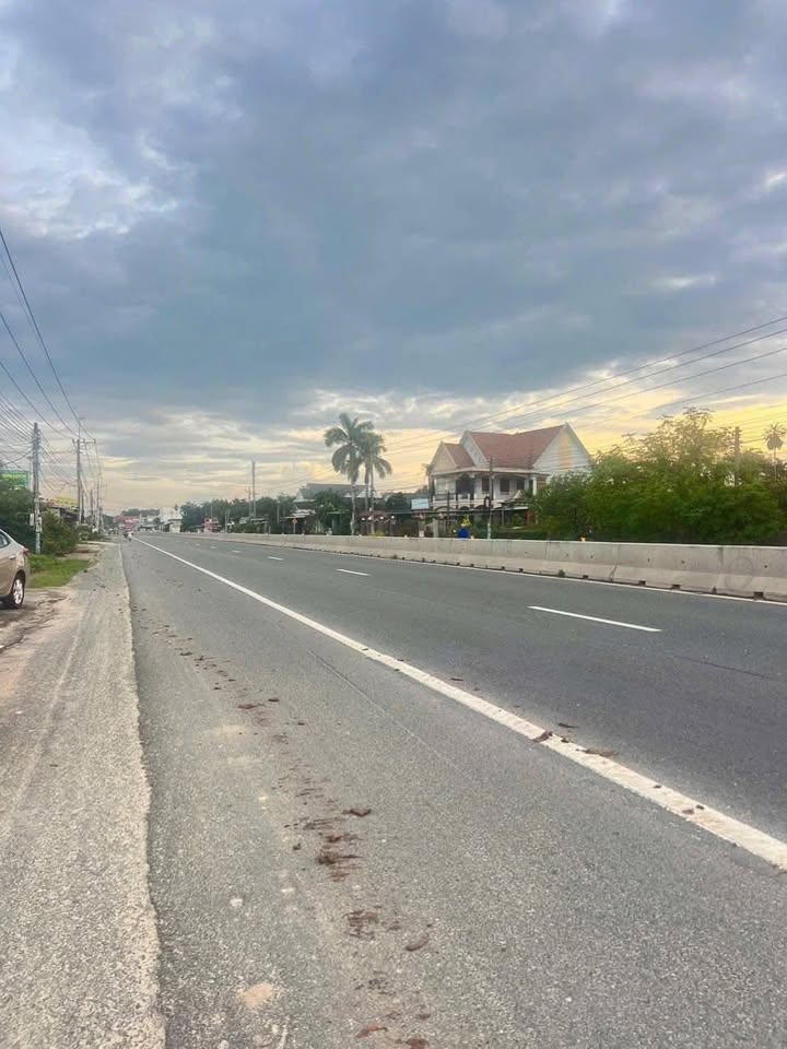 Đất nền Hòa Lợi Bến Cát 305.5m² giá 4 tỷ - Mặt tiền kinh doanh siêu đẹp!