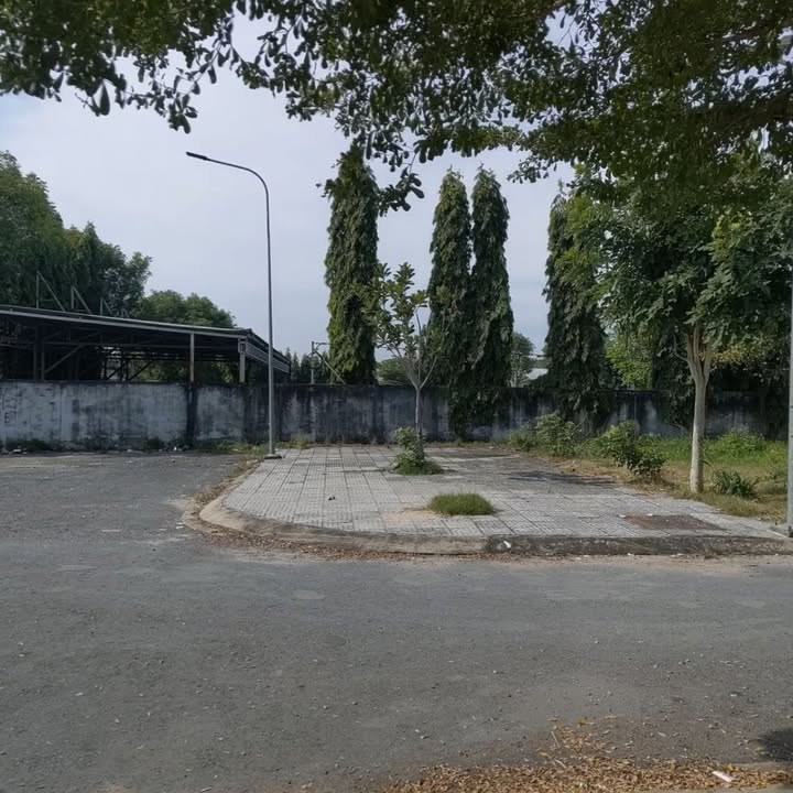 Đất Tân Phú Trung 100m² giá 2.5 tỷ - Đường nhựa lớn, sổ riêng!