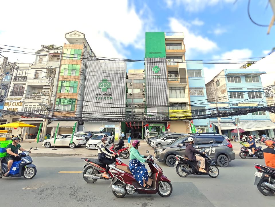 Nhà Quận 3, Cách Mạng Tháng Tám 44m² giá 5.6 tỷ - Nở hậu, vào ở ngay!