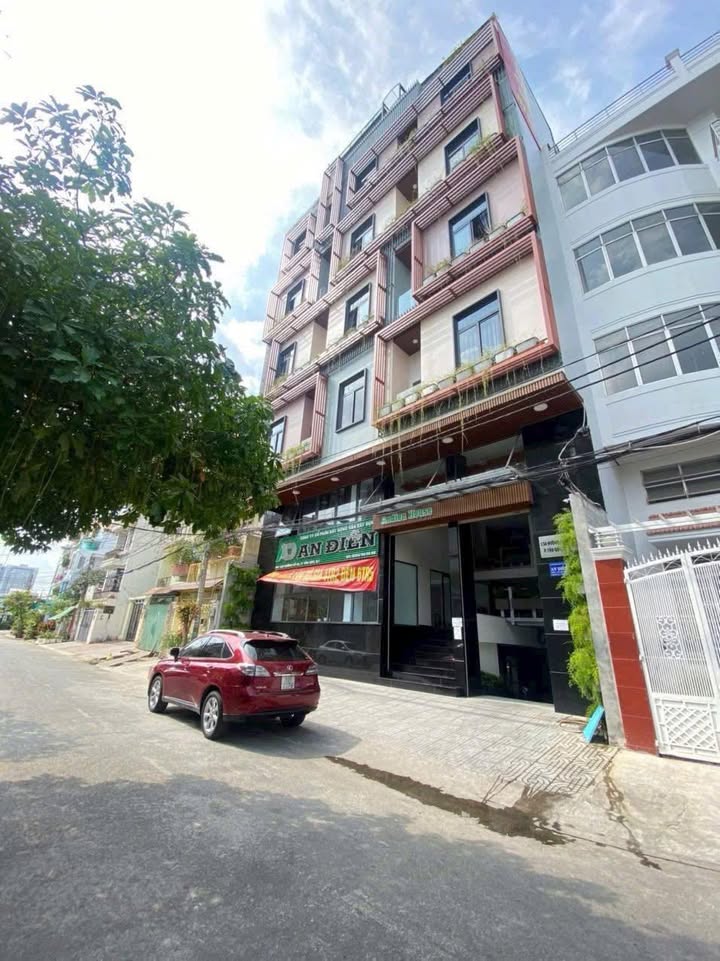 Bán tòa nhà căn hộ dịch vụ quận 7 - Diện tích 251m², giá 70 tỷ - Lợi nhuận ổn định 300 triệu/tháng!
