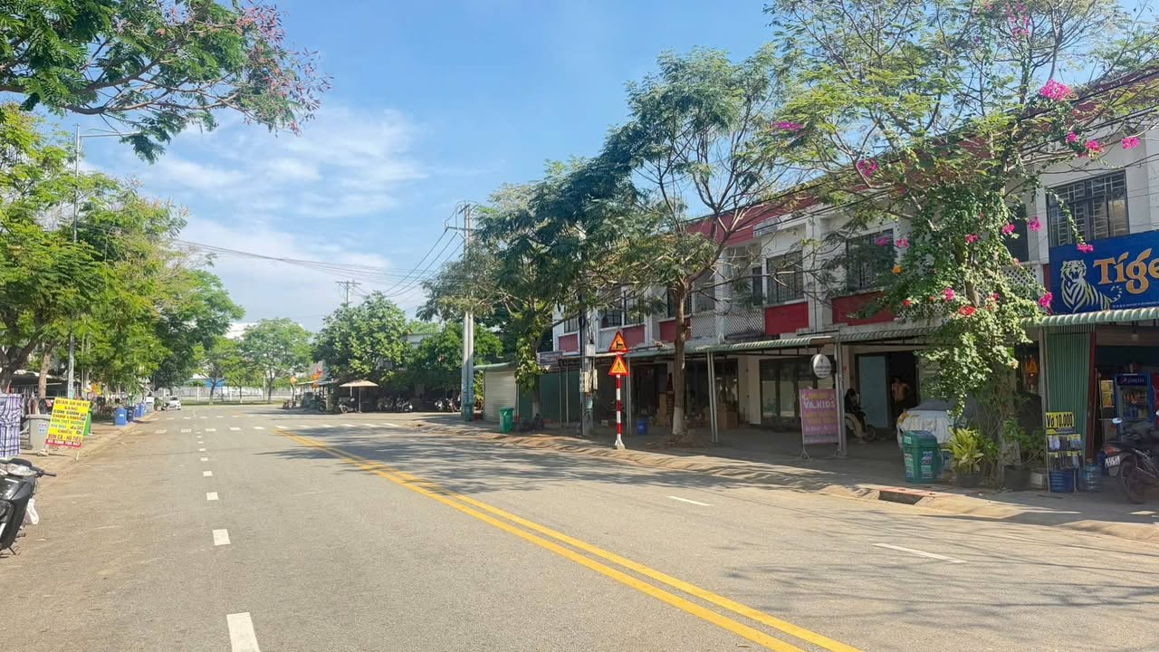 Nhà riêng Tân Uyên 100m² giá 2 tỷ - Hoàn công, sẵn sàng ở ngay!