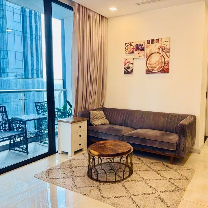 Căn hộ Vinhome Golden River Quận 1 55m² giá chỉ 22 triệu - View đẹp thoáng đãng!