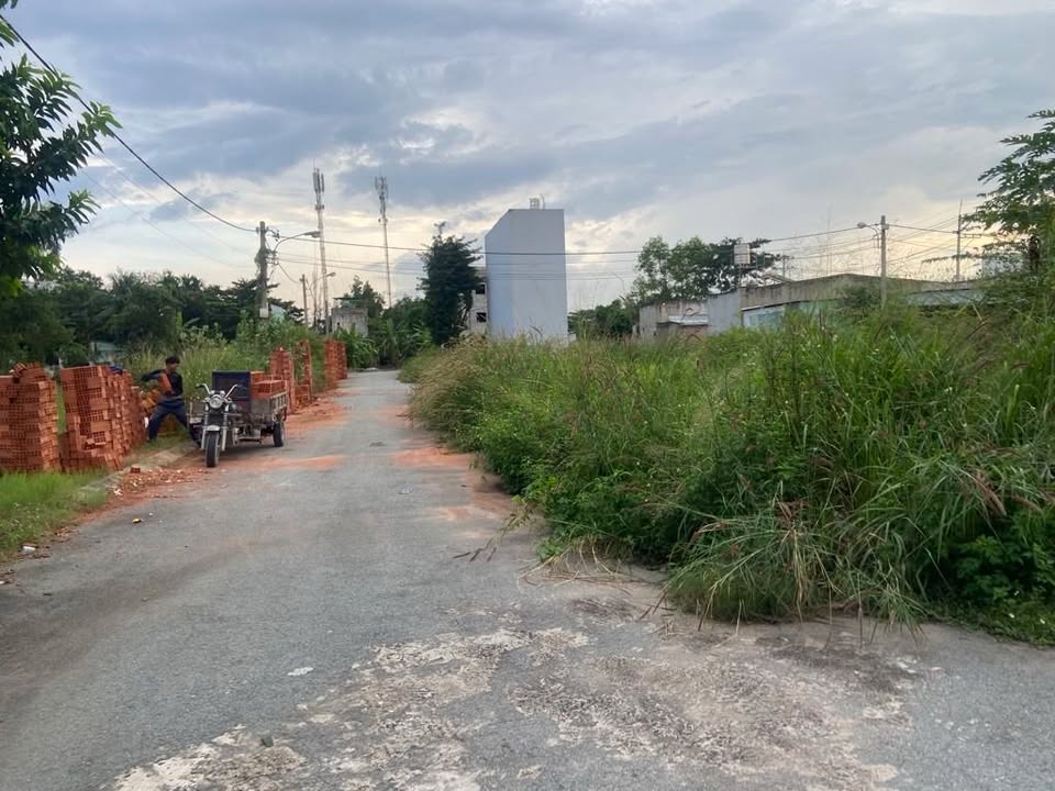 Đất sổ riêng Quận 9, 62m² giá 4 tỷ - Sát Vinhome Grand Park!