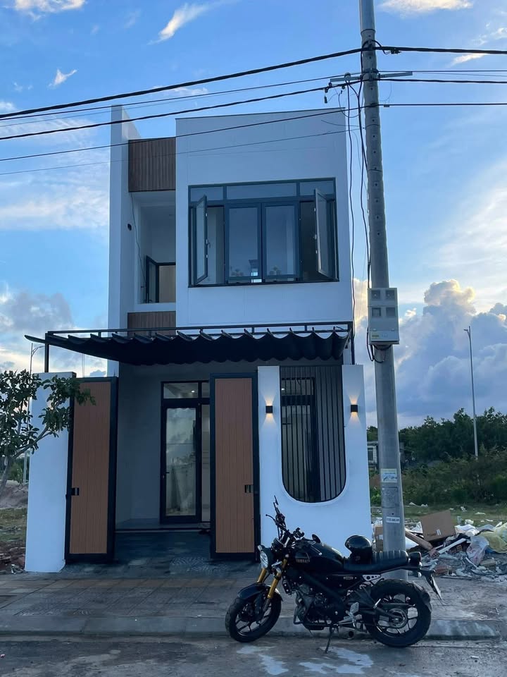 Nhà phố Sóc Trăng 150m² giá 2 tỷ - Mặt tiền lộ đẹp, chính chủ bán gấp!