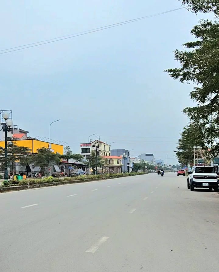 Nhà mặt đường Lý Thường Kiệt, Lạng Sơn 100m² giá 10 tỷ - Vị trí kinh doanh sầm uất!