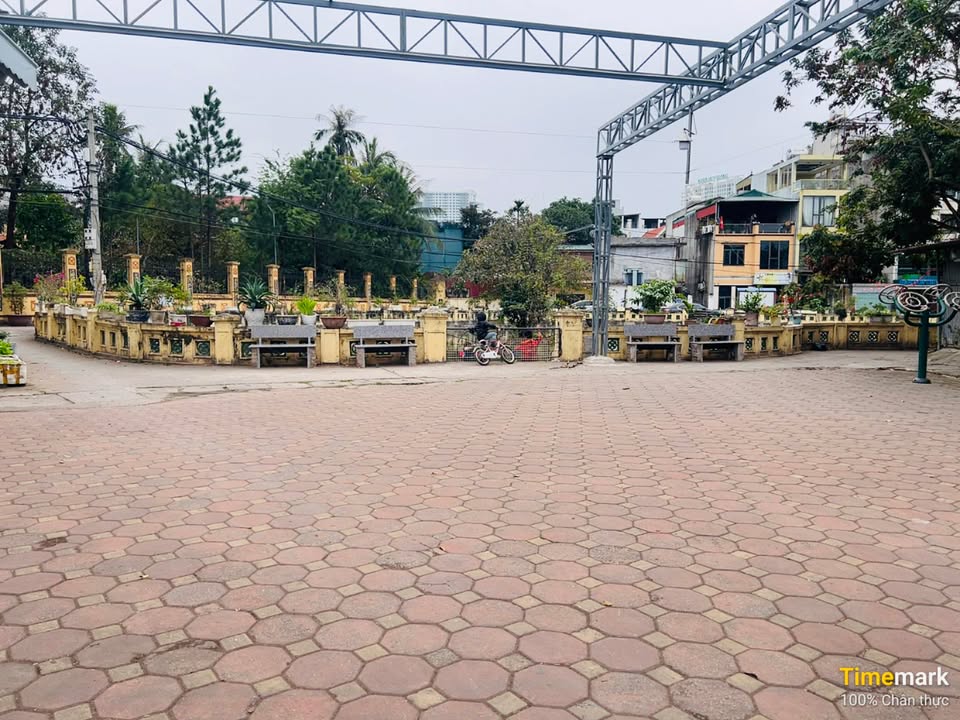 Nhà đẹp Đông Ngạc 32m² giá chỉ 8 tỷ - Sổ đỏ chính chủ, gần ô tô!