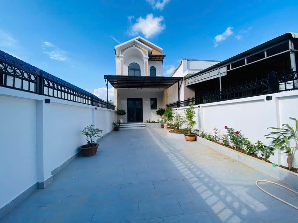 Nhà Diên Điền, Diên Khánh 142.5m² giá 2.88 tỷ - Full nội thất, thoáng mát!