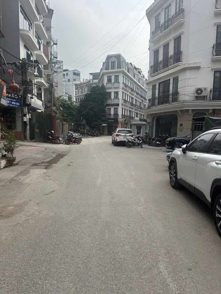 Nhà riêng Đình Thôn 42m² giá 10 tỷ - Ngõ ô tô, sẵn sàng giao dịch!