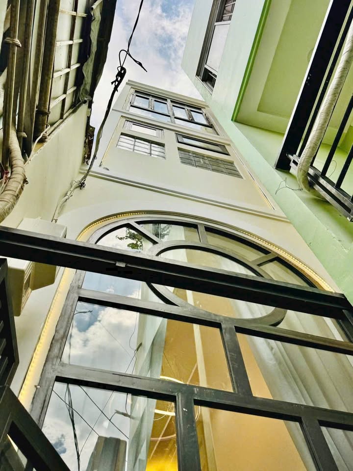 Nhà 101 Điện Biên Phủ, Bình Thạnh 18m² giá 3.9 tỷ - Hạ giá sốc 200 triệu!