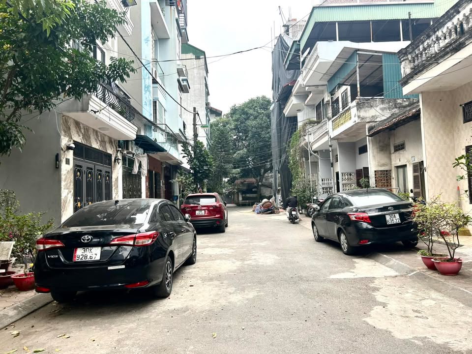 Đất phân lô Việt Hưng 62m² giá 1.24 tỷ - Nhà 3 tầng ở ngay, cơ hội hiếm có!