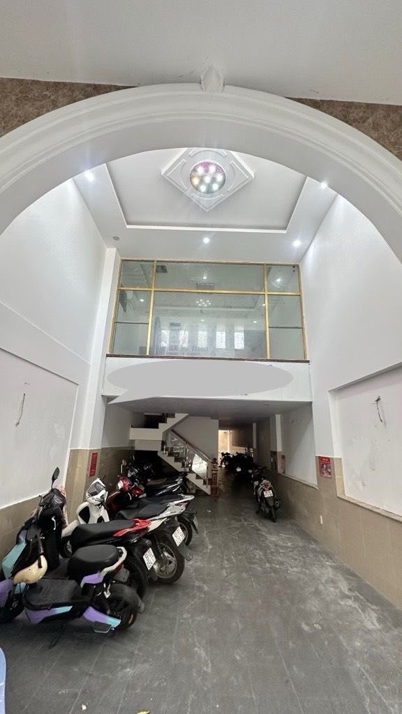 Căn hộ Tòa CHDV Bình Tân 134m² giá 19.3 tỷ - Dòng tiền ổn định 70 triệu/tháng!